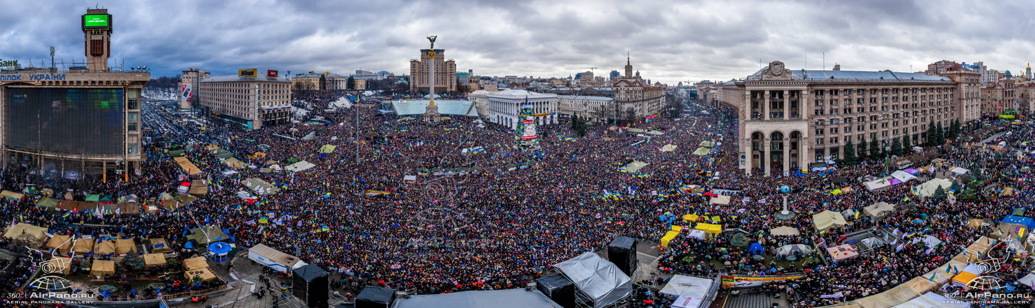 Фото Киева. Площадь Независимости, «Марш миллиона». Снимок со сферической панорамы «Евромайдана» 8 декабря 2013 года в 13:04 (© 2013 AirPano, © Николай Джола).