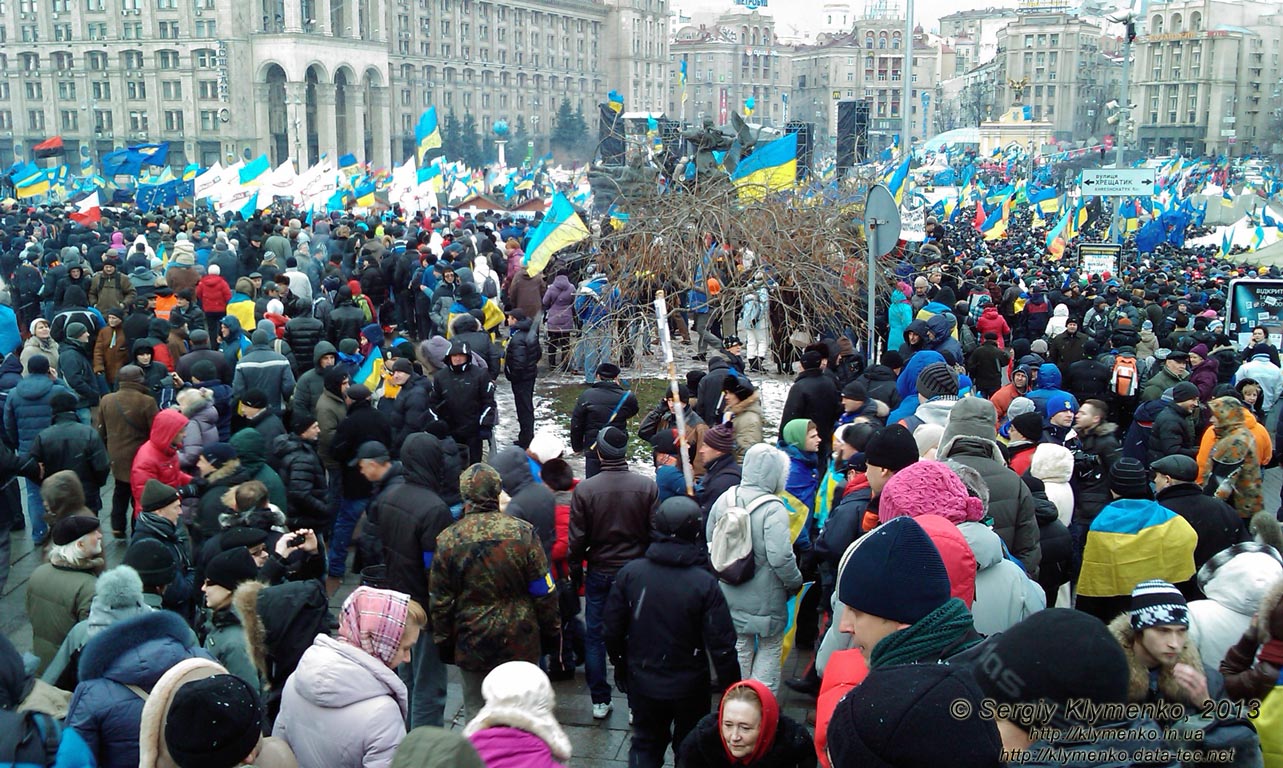Фото Киева. Площадь Независимости, «Марш миллиона». «Евромайдан» 8 декабря 2013 года, около 12:10.