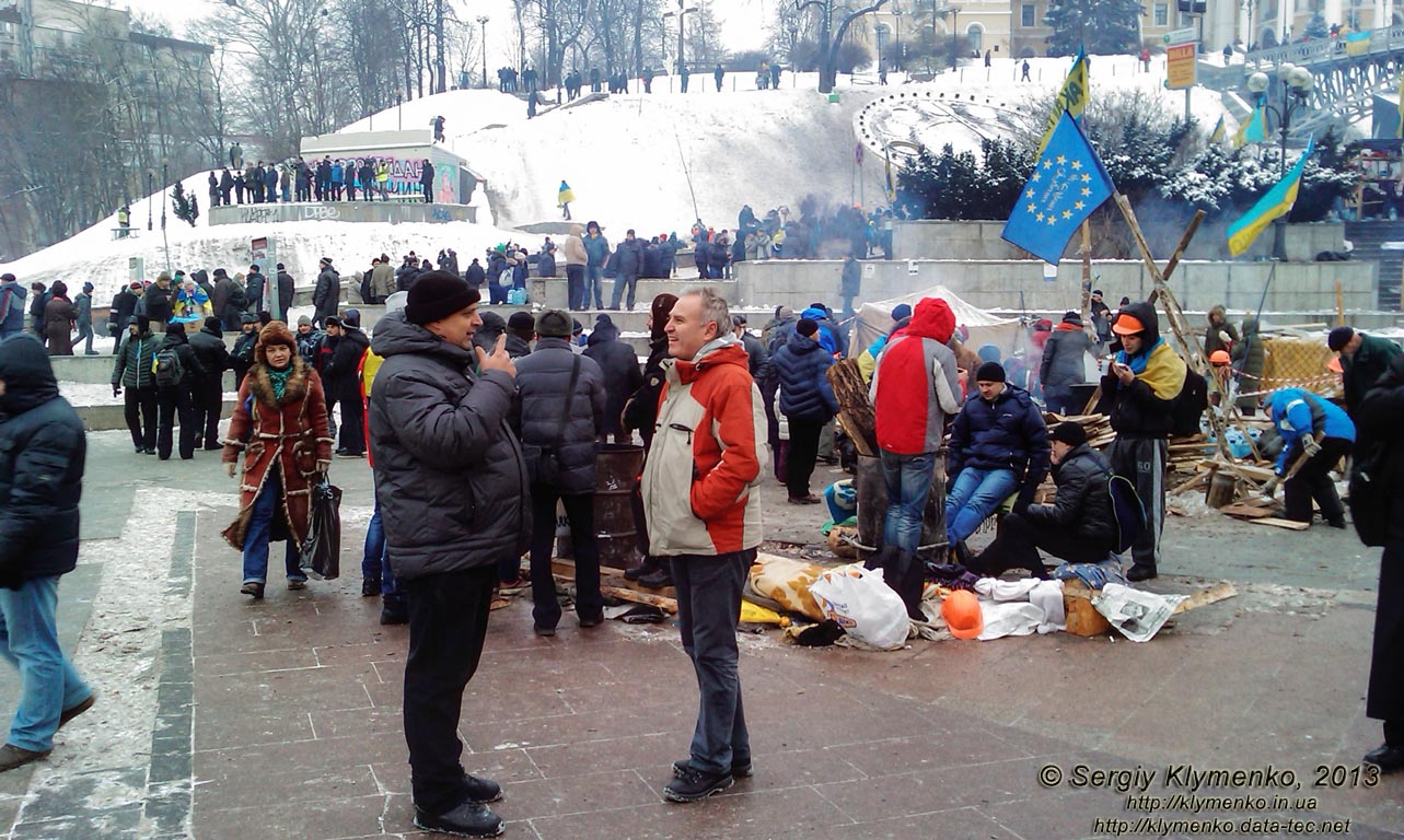 Фото Киева. Площадь Независимости. «Евромайдан» 11 декабря 2013 года, около 11:00.