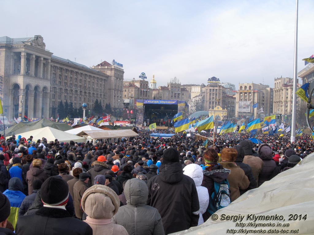 Фото Киева. Площадь Независимости. «Евромайдан» 19 января 2014 года, около 12:40.