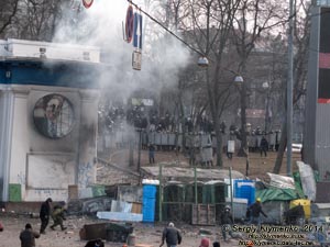 Фото Киева. Столкновения возле главного входа на стадион «Динамо». «Евромайдан» 20 января 2014 года, около 14:45.