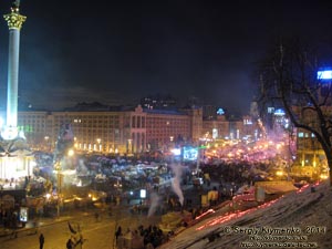 Фото Киева. Площадь Независимости, вид со стороны улицы Институтская. «Евромайдан» 24 января 2014 года, около 20:05.