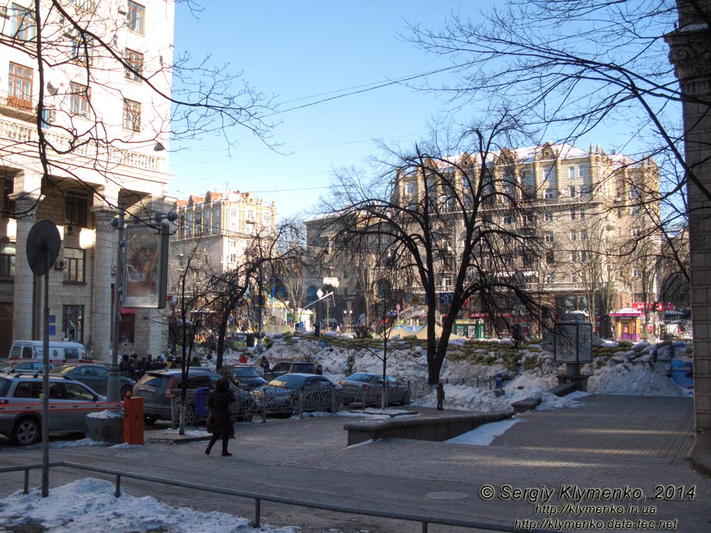 Фото Киева. Баррикады на пересечении улицы Прорезная с Крещатиком. «Евромайдан» 2 февраля 2014 года, около 14:05.