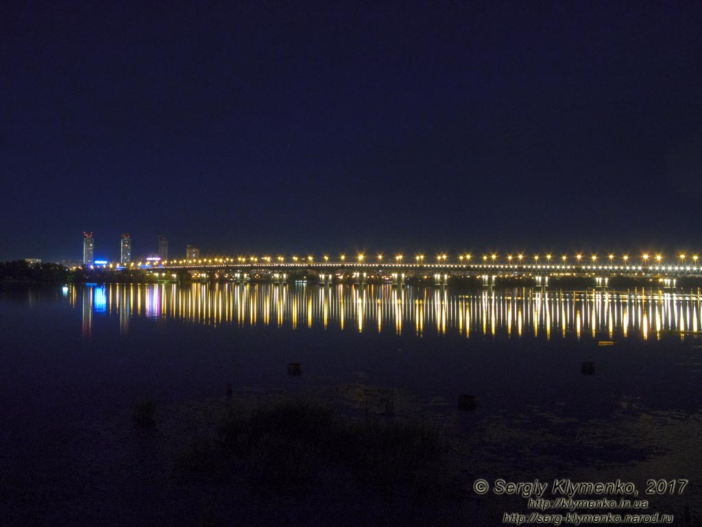 Киев вечерний. Фото. Мост Патона над Днепром. Вид из Наводницкого парка.