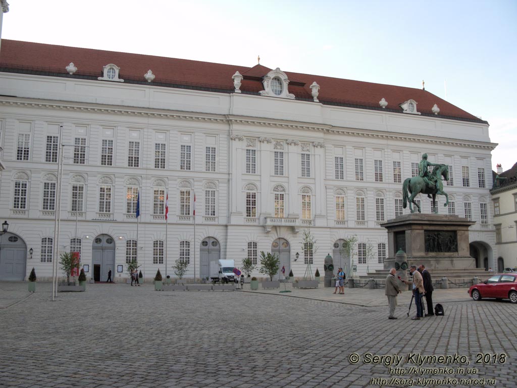 Вена (Vienna), Австрия (Austria). Фото. Josefsplatz. Здание парламента Австрии (Österreichisches Parlament, Hofburg Wien).