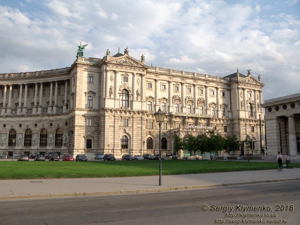 Вена (Vienna), Австрия (Austria). Фото. Площадь Героев - Хельденплац (Heldenplatz). Хофбург (Hofburg), Corps de Logis - Всемирный музей (Weltmuseum Wien).