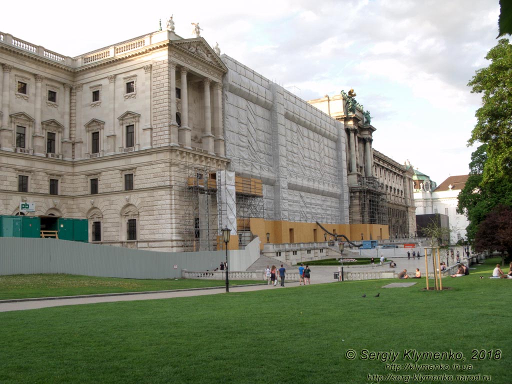 Вена (Vienna), Австрия (Austria). Фото. Бургринг (Burgring). Вид на «Новый замок» (Neue Burg) и Городской сад (Burggarten in Wien).