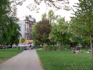 Вена (Vienna), Австрия (Austria). Фото. В Городском саду (Burggarten in Wien).