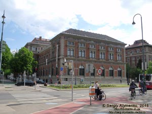 Вена (Vienna), Австрия (Austria). Фото. Doktor-Karl-Lueger-Platz, Wien. Вид на Музей прикладного искусства (Museum für angewandte Kunst).