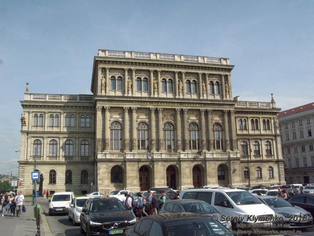 Будапешт (Budapest), Венгрия (Magyarország). Фото. Пешт. Академия наук Венгрии (Magyar Tudományos Akadémia, Széchenyi István tér 9).