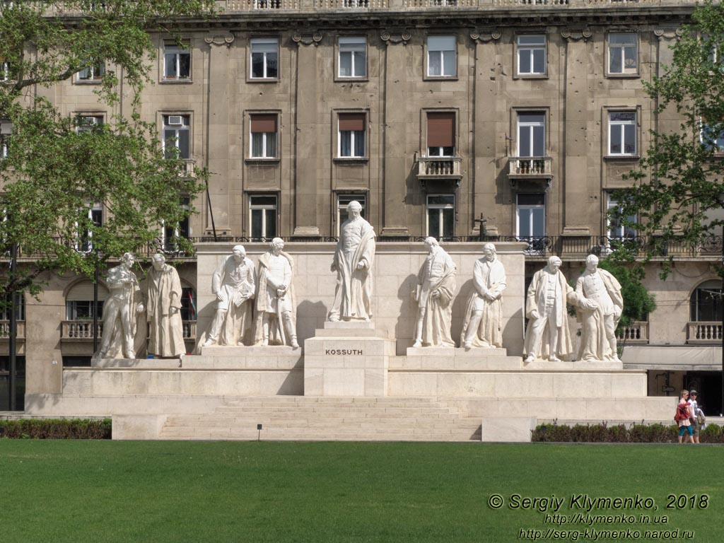 Будапешт (Budapest), Венгрия (Magyarország). Фото. онумент Лайошу Кошуту (Kossuth Lajos szobra) на площади Лайоша Кошута (Kossuth Lajos tér).