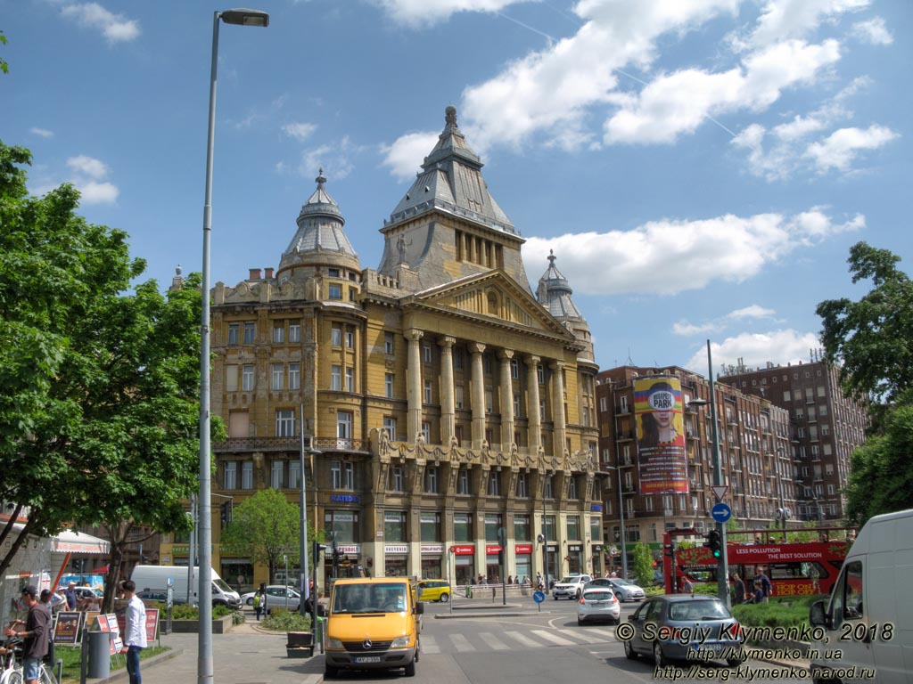 Будапешт (Budapest), Венгрия (Magyarország). Фото. Пешт. Площадь Deák Ferenc (Deák Ferenc tér) і дворец Анкер (Anker palota).