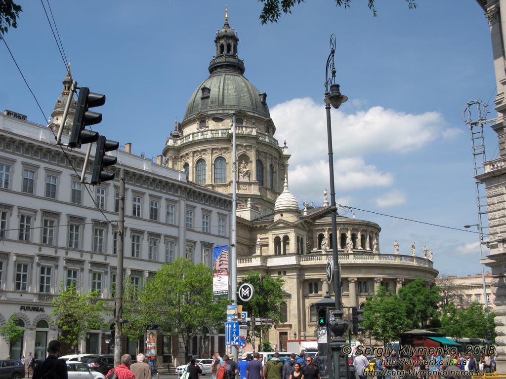 Будапешт (Budapest), Венгрия (Magyarország). Фото. Базилика Святого Стефана (Szent István-bazilika). Вид с угла проспектов Bajcsy-Zsilinszky (Bajcsy-Zsilinszky út) и Andrássy (Andrássy út).