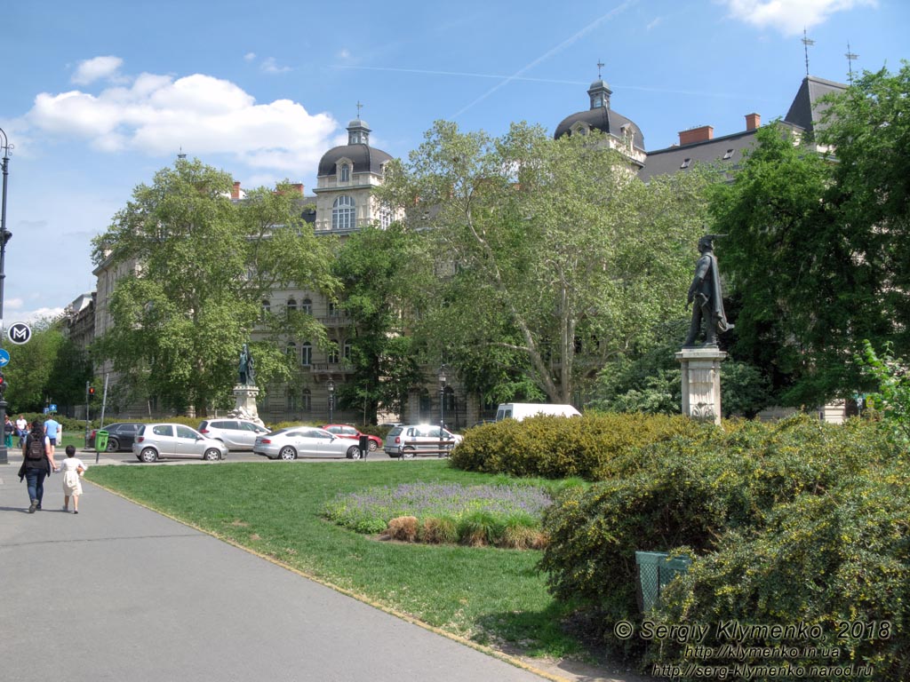 Будапешт (Budapest), Венгрия (Magyarország). Фото. Пешт. Kodály körönd - площадь на пересечении проспекта Andrássy (Andrássy út) с улицей Felsőerdősor (Felsőerdősor u.)