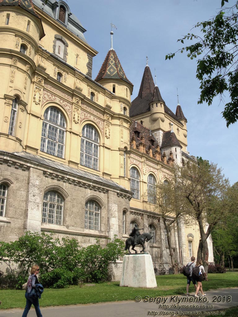 Будапешт (Budapest), Венгрия (Magyarország). Фото. Замок Вайдахуньяд (Vajdahunyad vára).