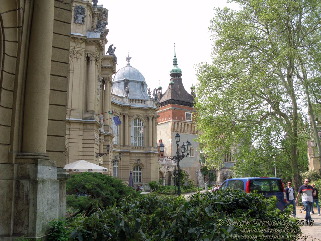 Будапешт (Budapest), Венгрия (Magyarország). Фото. Замок Вайдахуньяд (Vajdahunyad vára).