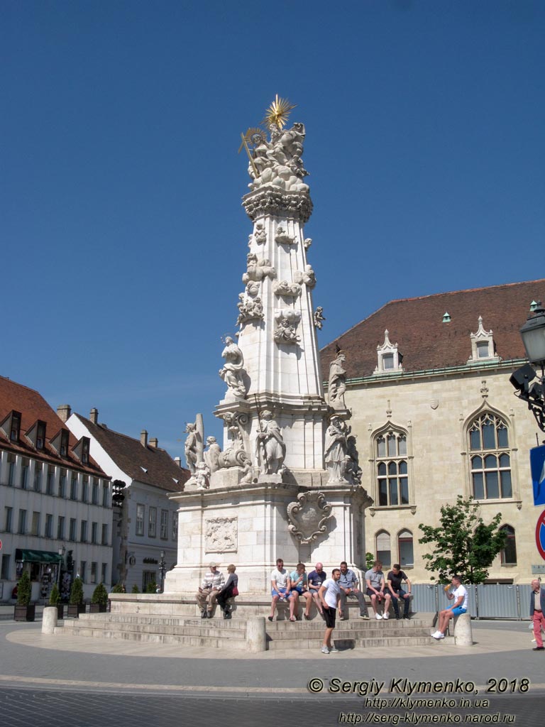 Будапешт (Budapest), Венгрия (Magyarország). Фото. Буда. Колонна Святой Троицы (Szentháromság-szobor) на площади Святой Троицы (Szentháromság tér).