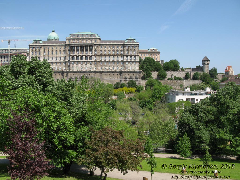 Будапешт (Budapest), Венгрия (Magyarország). Фото. Буда. Вид из общественного парка Tabán.