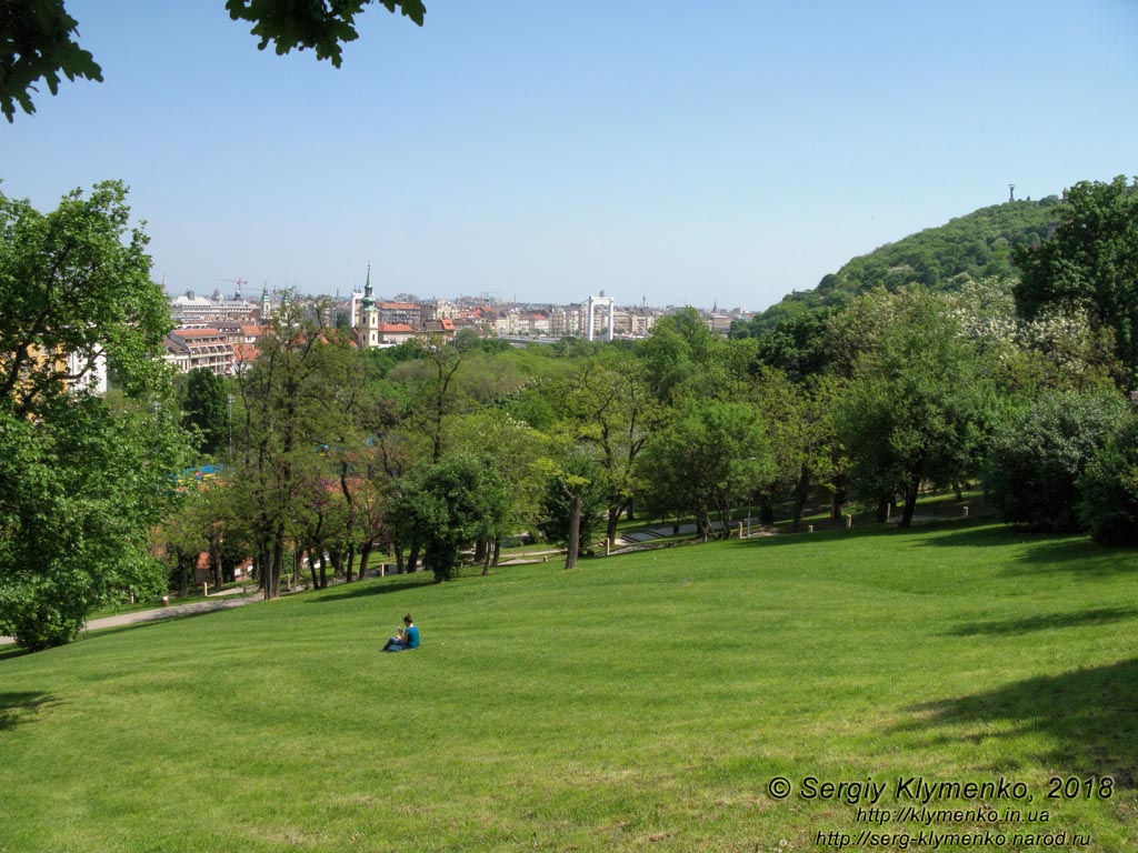 Будапешт (Budapest), Венгрия (Magyarország). Фото. Буда. Вид из общественного парка Tabán.