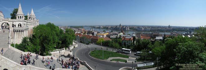 Будапешт (Budapest), Венгрия (Magyarország). Фото. Буда. Вид на Буду, Дунай и Пешт с Южного Рыбацкого бастиона (Déli Halászbástya). Панорама ~150°.