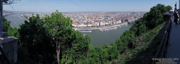 Будапешт (Budapest), Венгрия (Magyarország). Фото. Буда. Вид на Дунай и Пешт с холма Геллерт (Gellért-hegy) от Цитадели (Citadella). Панорама ~150°.