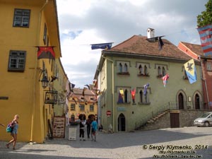 Румыния (România), город Сигишоара (Sighişoara). Фото. Улицы в старом городе.