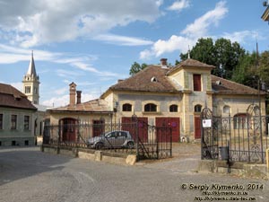 Румыния (România), город Сигишоара (Sighişoara). Фото. Бывший каретник муниципалитета (Primăria).