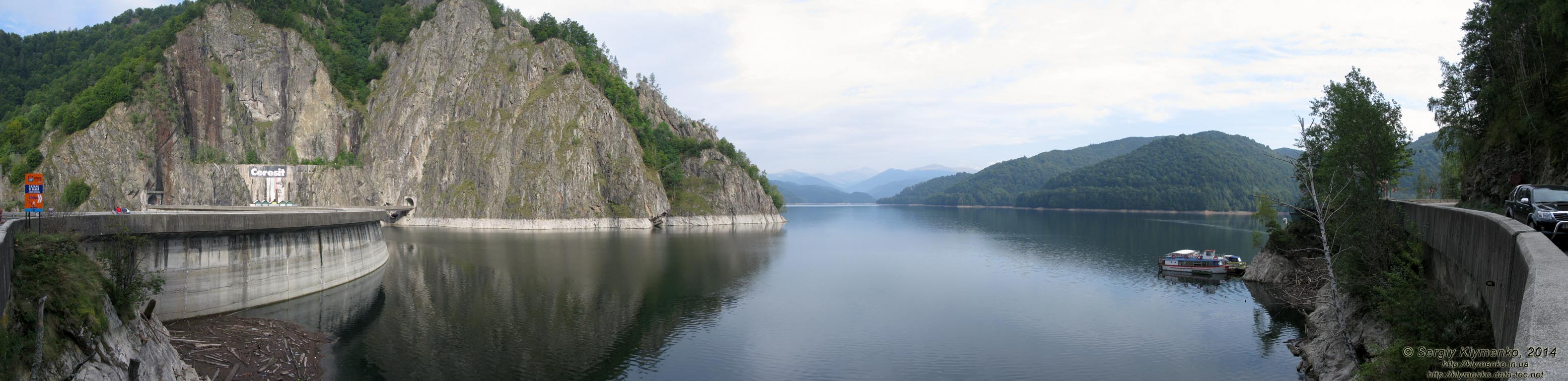 Румыния (Romania), Трансфэгэрашское шоссе (Transfagarasan). Фото. Озеро и дамба Видрару (Lacul Vidraru). Панорама ~150° (45°21'57.70"N, 24°37'56.80"E).