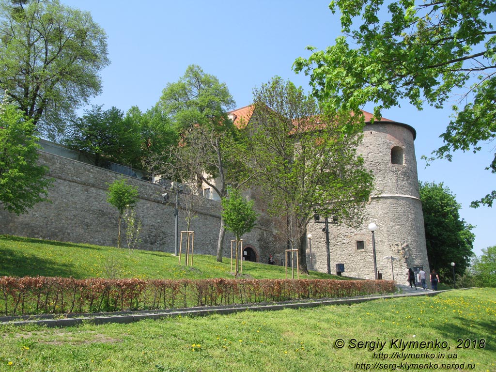 Фото Братиславы (Словакия). Братиславский град (Bratislavsky hrad). Восточные фортификации.
