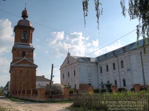 Винницкая область. Город Бар. Фото. Бывший иезуитский монастырь, затем - Свято-Покровский православный, ныне - монастырь сестёр-бенедиктинок.