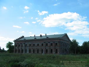 Батурин. Фото. Флигель дворца Кирилла Разумовского, фото августа 2007 года.