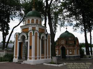 Чернигов. Фото. Троице-Ильинский монастырь. Часовня над склепом российского дипломата Г.С.Щербины.