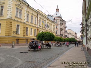 Черновцы. Фото. На улице Ольги Кобылянской.