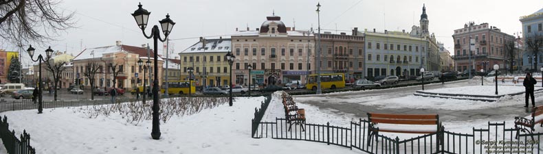 Черновцы. Центральная площадь (вдоль улицы Главная). Панорама ~120°.