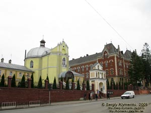 Львовская область. Дрогобыч. Фото. Монастырь святых Апостолов Петра и Павла (ул. Стрыйская, 1).