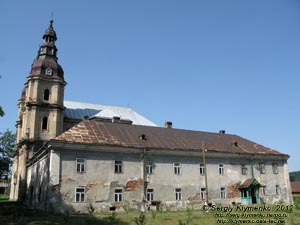 Ивано-Франковская область, Гвоздец. Фото. Костёл бернардинцев и корпус келий (1721-1735 годы).