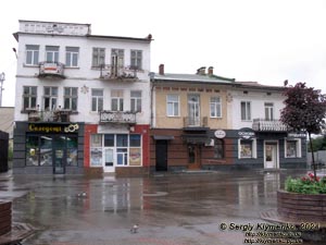 Ивано-Франковская область, город Калуш. Фото. Руины круглой каменной башни - «Малого замка» (48°37'59.50"N, 24°34'24.90"E), вид снаружи.