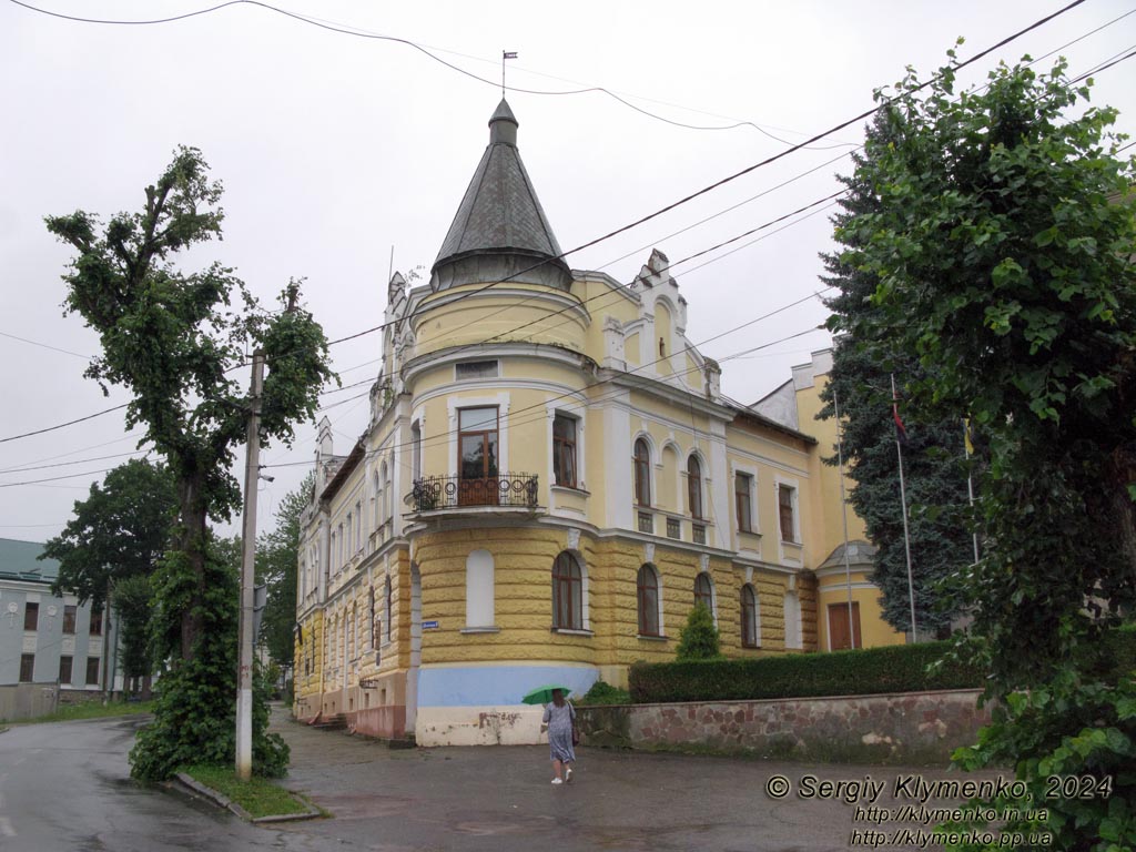 Ивано-Франковская область, город Калуш. Фото. Улица Тараса Шевченко, 8. Украинский Народный дом (памятник архитектуры, 1907-1914 годы).