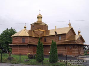 Ивано-Франковская область, город Калуш. Фото. Улица Церковная, 14. Деревянная церковь Рождества Пресвятой Богородицы 
(бывшая церковь Святого Апостола Андрея Первозванного), памятник архитектуры 1792 года.