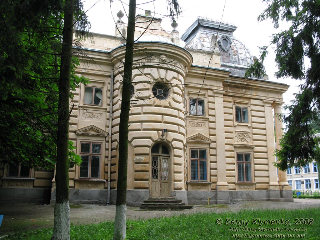 Коропец, Тернопольская область. Фото. Дворец графа Бадени. Боковой фасад.