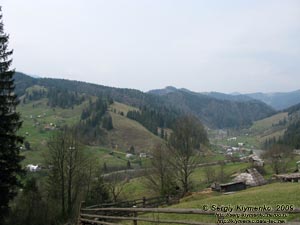 Фото Карпат, селение Топильче и Черный Черемош. Карпатские пейзажи.