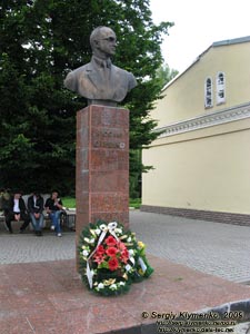 Львовская область. Город Стрый. Фото. Памятник Ярославу Стецько.