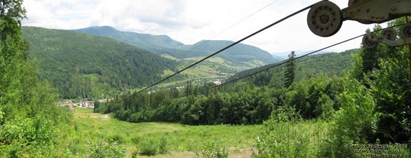 Закарпатская область, Ждениево. Фото. Вид на посёлок и окрестные горы с верхней станции бугельного подъемника.