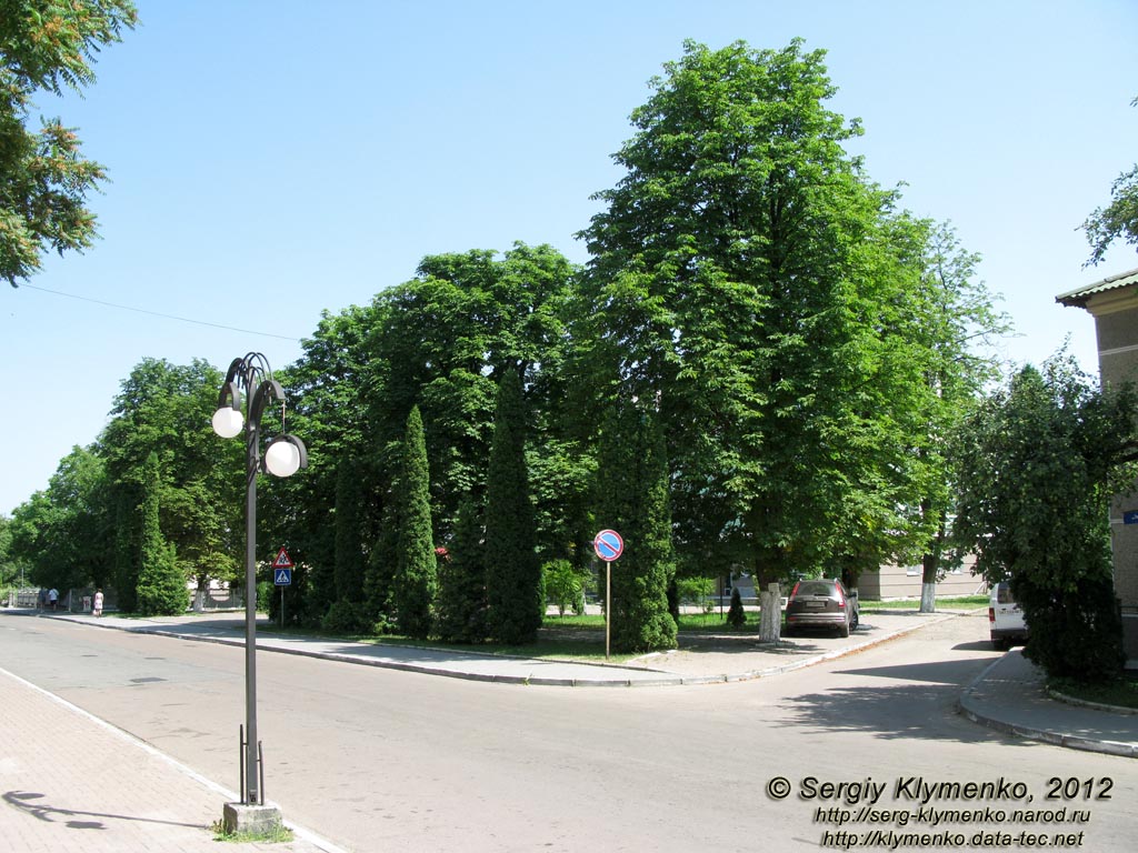 Карпаты. Ивано-Франковская область, Косов. Фото. По улицам города.