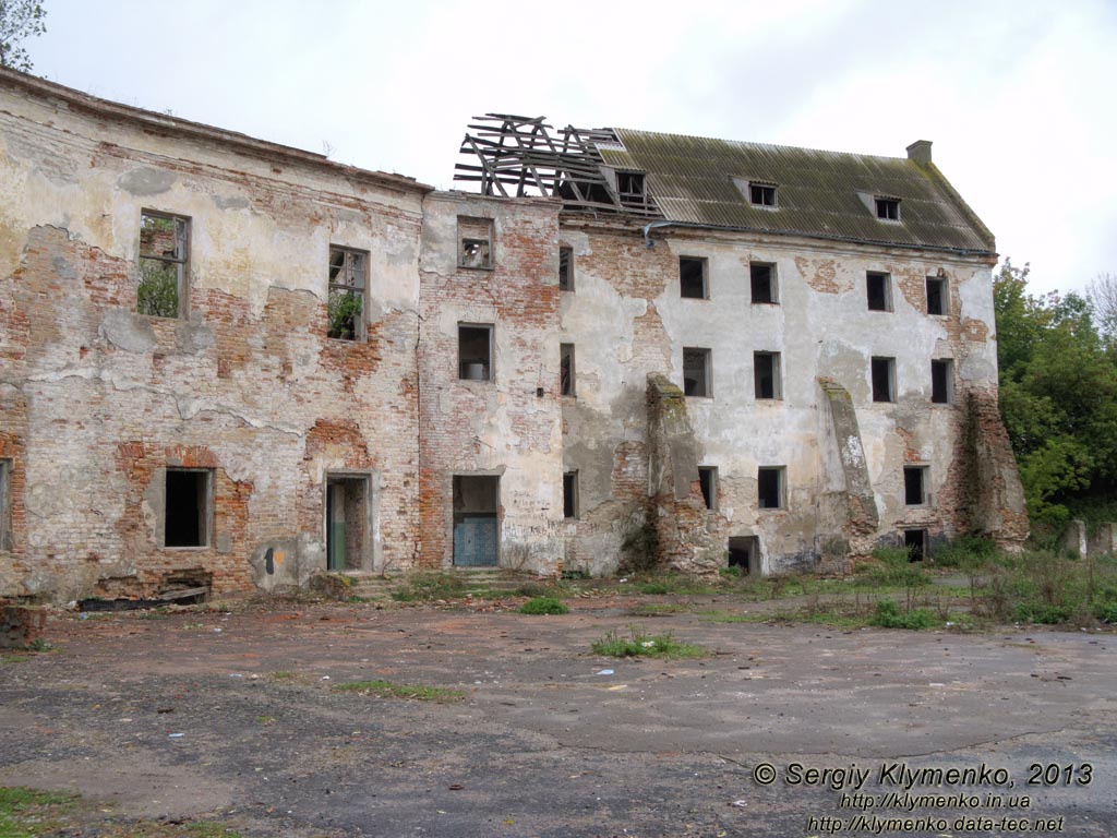 Ровенщина. Клевань. Фото. Северный корпус замка Чарторыйских, вид с внутреннего двора замка.