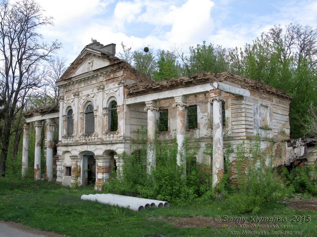 Киевская область. Рудое Село. Фото. Бывший дворец Станислава Залесского. Построен в конце XVIII века.