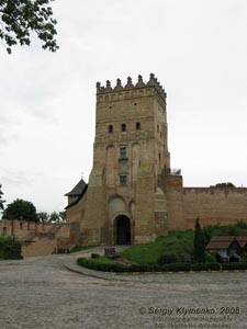 Луцк. Фото. Верхний замок. Вратная башня (вид снаружи замка).