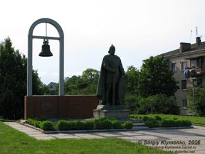 Переяслав-Хмельницкий. Памятный знак в честь первого летописного упоминания названия «Украина».