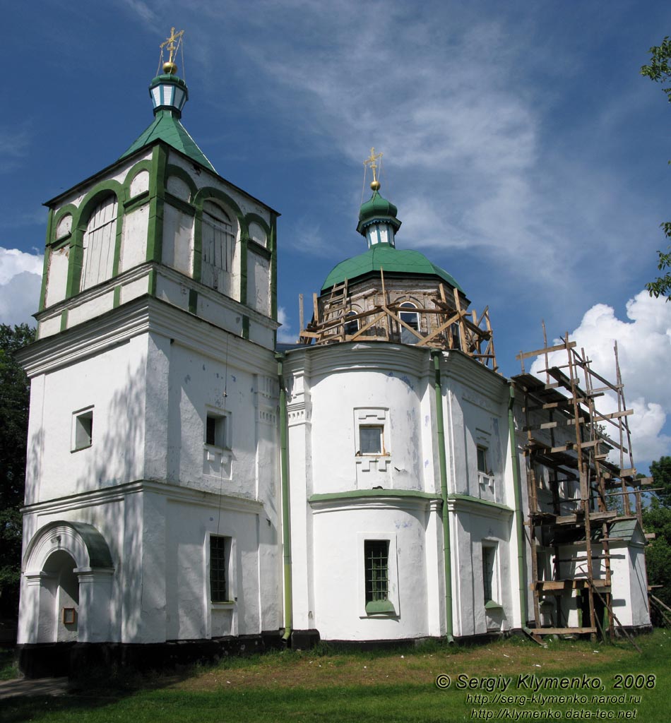 Переяслав-Хмельницкий. Троицкая церковь, памятник архитектуры начала XIX века (ул. Гимназическая, 1).