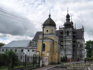 Львовская область, Белз. Фото. Ансамбль бывшего монастыря сестёр Доминиканок с костёлом Непорочного зачатия Девы Марии (1653 год).